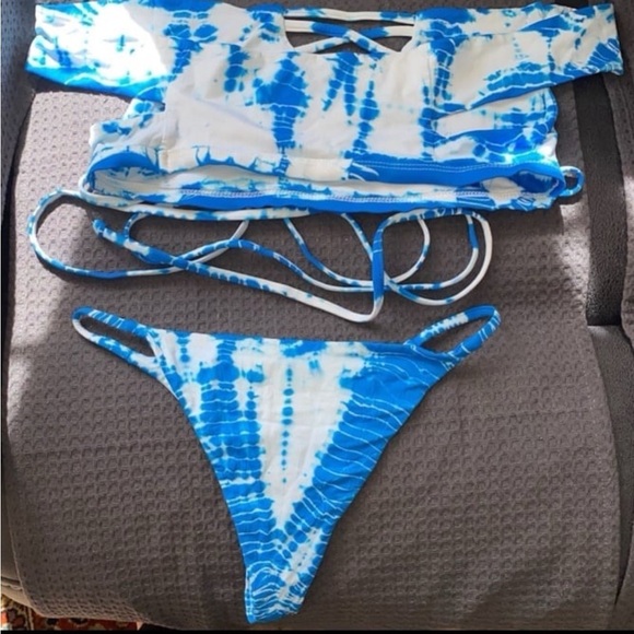 Frankie's Bikinis Shiloh Top & bottom Blue Crush Tye Dye... in great condition - Picture 8 of 8